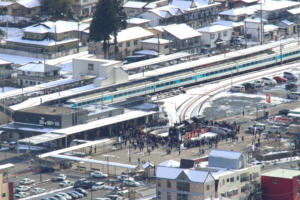 鬼怒川温泉駅前の人だかり - 東武鬼怒川線・2017年冬 -_b0190710_22185879.jpg