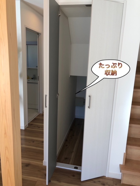 展示場の中…~階段・収納編~_c0329310_11023571.jpg
