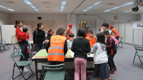 熊本市こども文化会館で「伝承遊び教室」を開く_d0109916_23375637.jpg