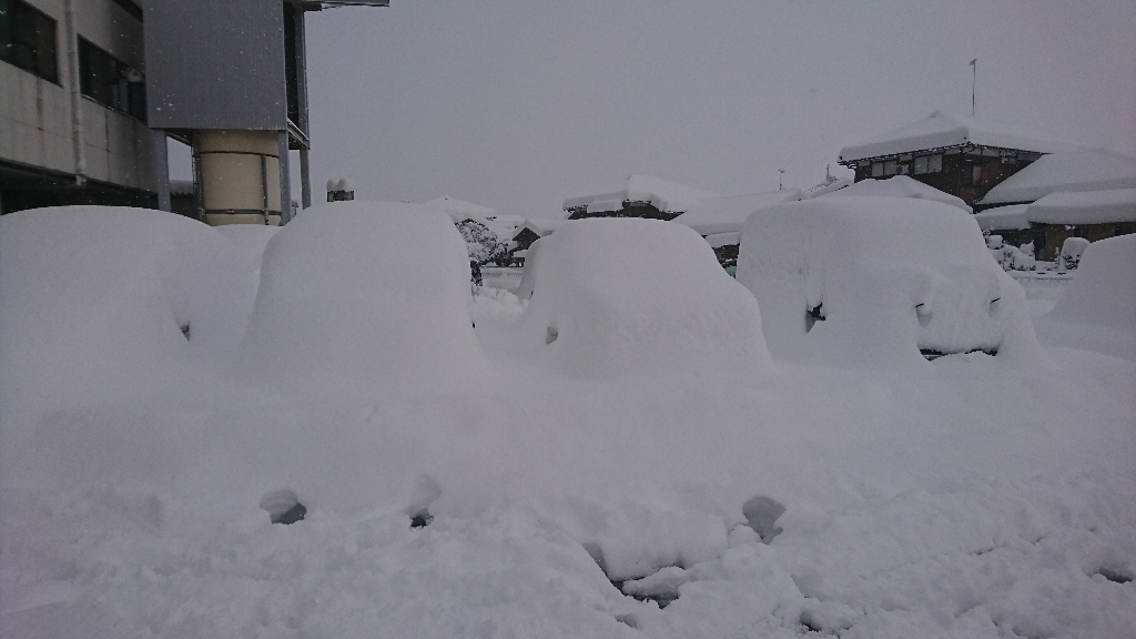 岩室温泉の駐車場_b0237229_20123833.jpg