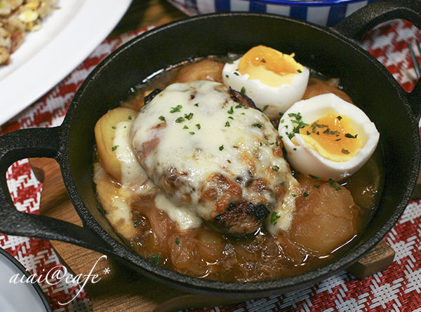 久しぶり！オニオングラタンハンバーグ_a0056451_15270679.jpg