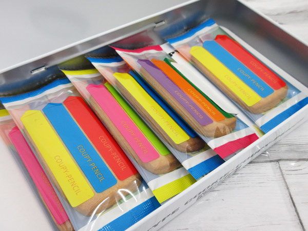チョコサンドクッキーとペン型クッキー_c0152767_22404755.jpg