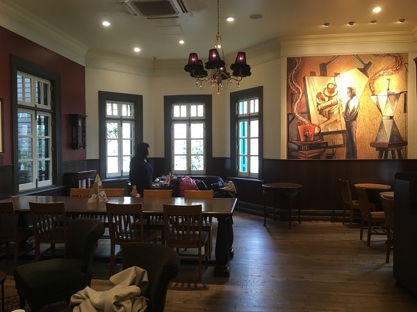 異人館スタバ_e0149215_22390724.jpg