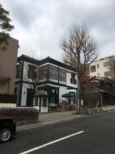 異人館スタバ_e0149215_23262531.jpg