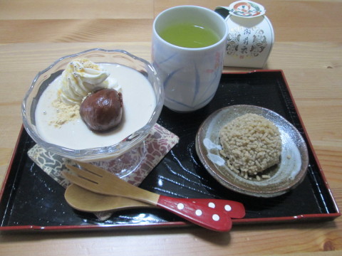 どちらがお好み? 黒ごま&白ごまプリン_d0361028_23470422.jpg