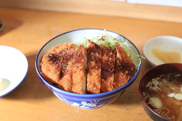 山梨カツ丼紀行　その15　大衆食堂　ふじみ_e0338862_19100880.jpg