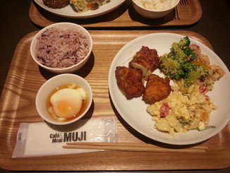 シンガポールで初めての「Cafe&Meal MUJI」_c0144488_22173161.jpg