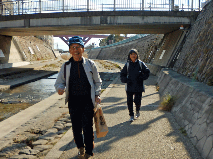 e0371039_1351894.gif