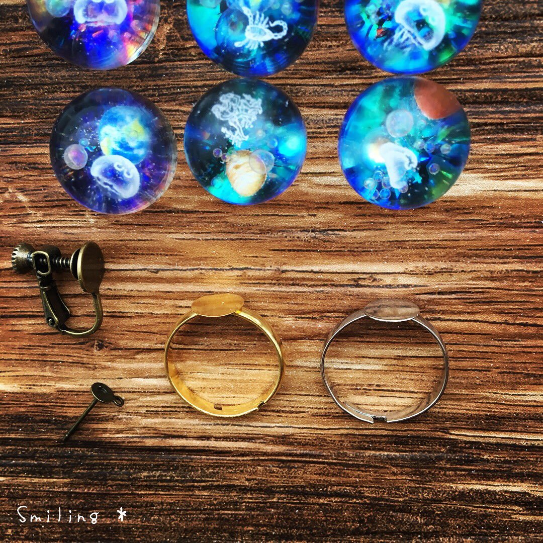 レジン 見る角度によって色が変わるクラゲ入りのレジンアクセサリー Smiling Photo Handmade 2 動物のあみぐるみ レジンアクセサリー 風景写真のポストカード レジン 見る角度によって色が変わるクラゲ入りのレジンアクセサリー Smiling Photo Handmade 2 動物のあみぐるみ レジンアクセサリー 風景写真のポストカード