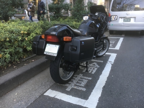 バイク専用の駐車枠 はじめてのbmw K100rs 4v
