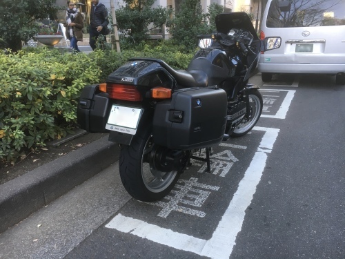 バイク専用の駐車枠_b0312911_18255528.jpeg