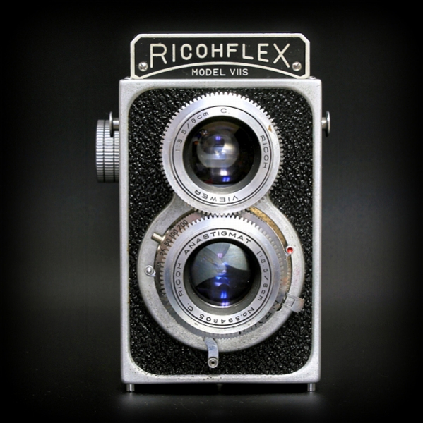 ※ 古いカメラ が好きです [４３]　RICOHFLEX MODEL ⅦS  1955_d0353401_22252568.jpg