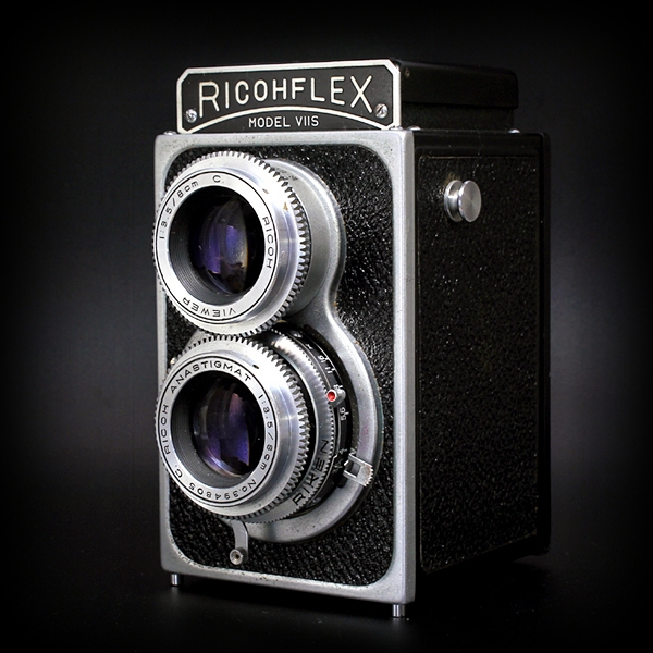 ※ 古いカメラ が好きです [４３]　RICOHFLEX MODEL ⅦS  1955_d0353401_22253185.jpg