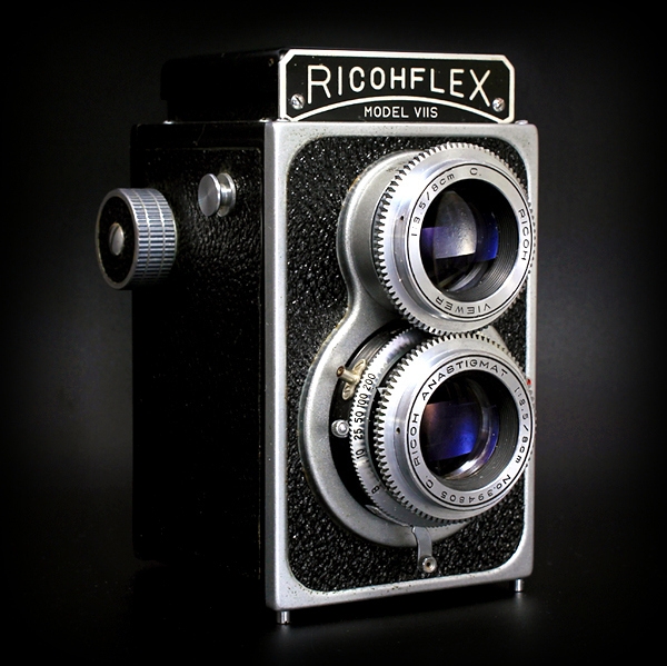 ※ 古いカメラ が好きです [４３]　RICOHFLEX MODEL ⅦS  1955_d0353401_22254022.jpg