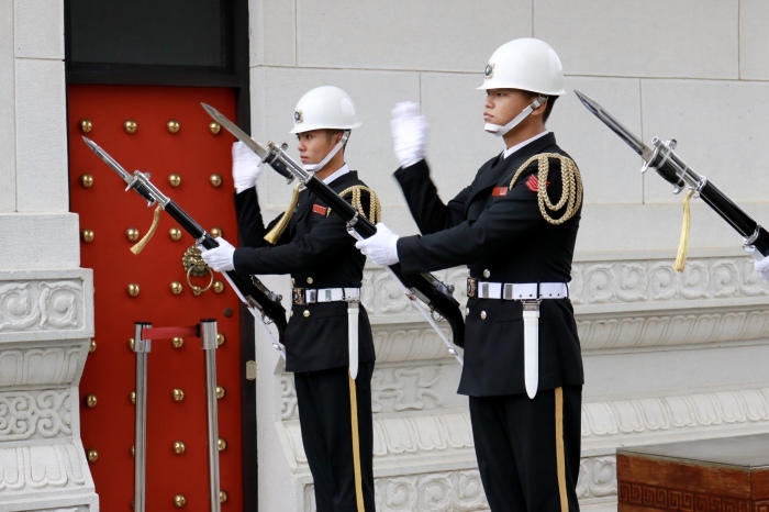 忠烈祠ー衛兵交代式ー 台湾旅行 8 うろ子とカメラ