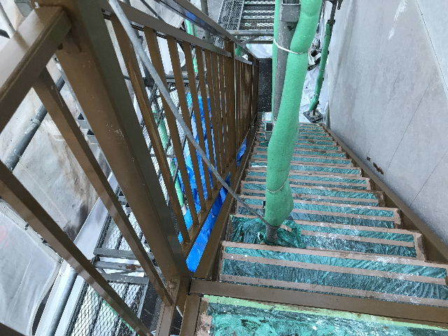 塗装工事8日目 色づき始める_f0031037_20001072.jpg