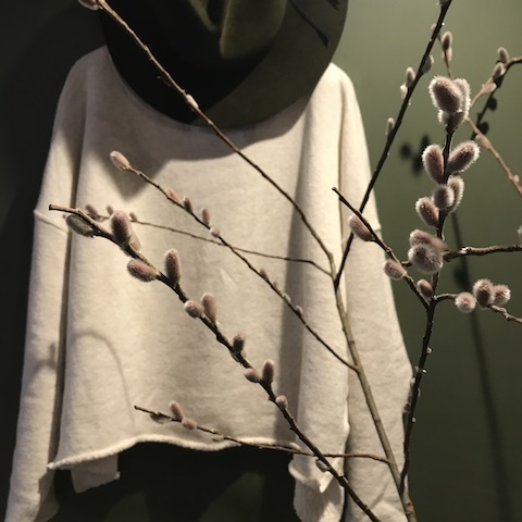 春 コットンのカーディガン_d0364239_18100043.jpg