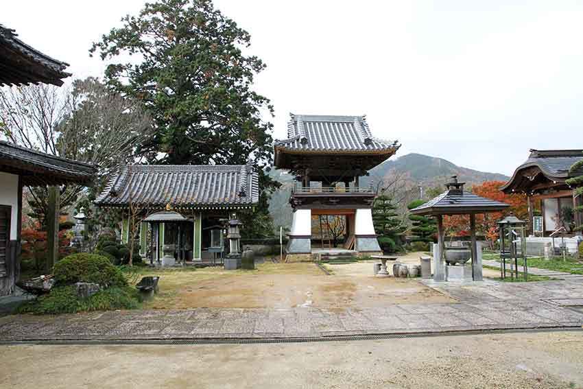 つるぎ町半田「神宮寺」♪_d0058941_20171558.jpg