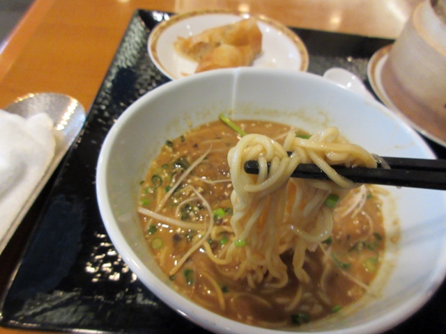 【銀座アスター】担々麺【選べる麺セット】_b0009849_15105530.jpg