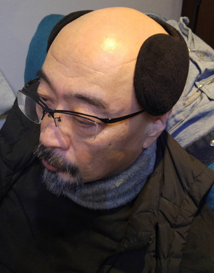 ファッション関係の猫ですか?_b0019674_00274913.jpg