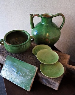 南仏の陶器:緑釉の平皿 : フランス古道具 | 南仏の納屋 南仏の陶器:緑釉の平皿 : フランス古道具 | 南仏の納屋