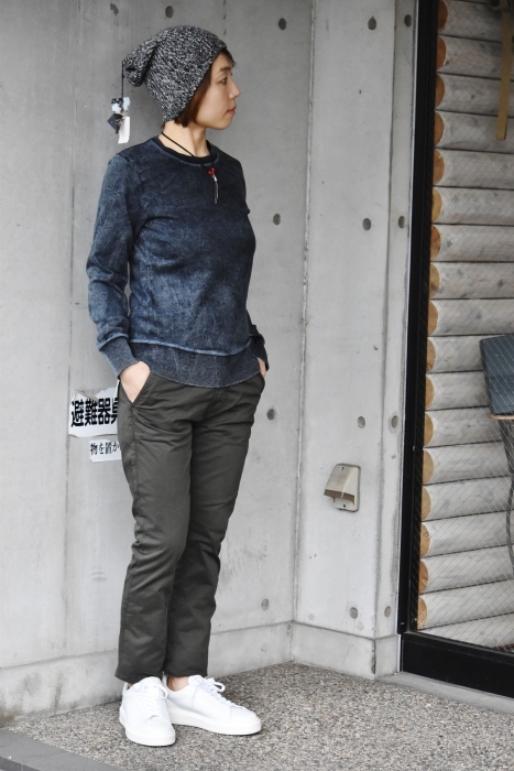 雰囲気・抜群!の1枚。。。NUDIE JEANS Indigo CRUE SWEAT!★!_d0152280_10134708.jpg