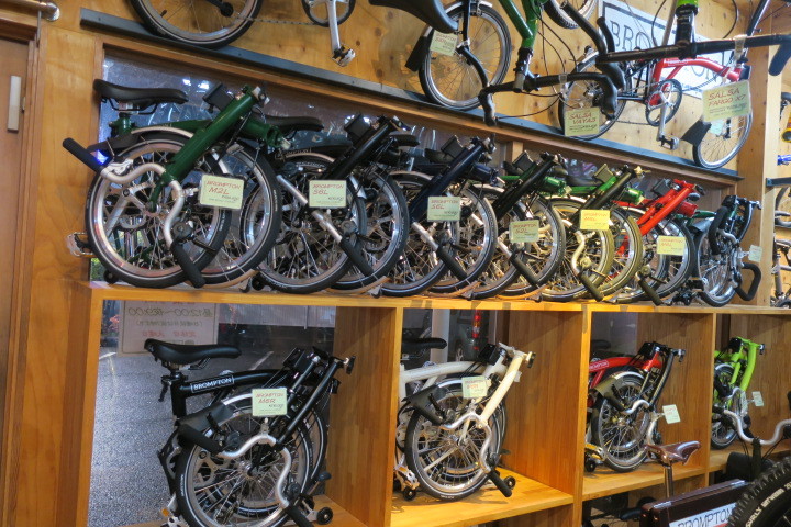 BROMPTON展示コーナー完成!_c0132901_18035170.jpg