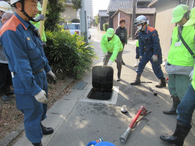 藤江神社で文化財消防訓練_d0247833_12590595.jpg