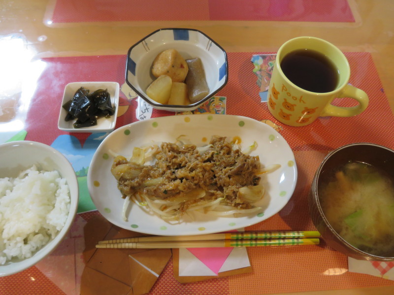 あじさい荘夕食　プルコギ　煮物　昆布の浅炊き_c0357519_20032580.jpg