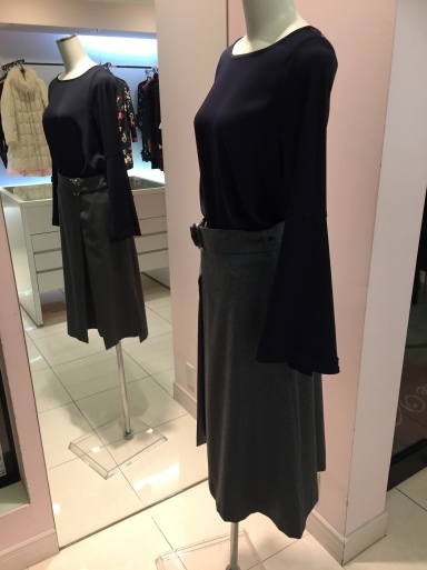 アシメントリーな裾デザイン ロングスカート_c0223630_19403957.jpg