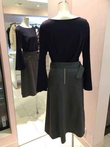 アシメントリーな裾デザイン ロングスカート_c0223630_19433215.jpg