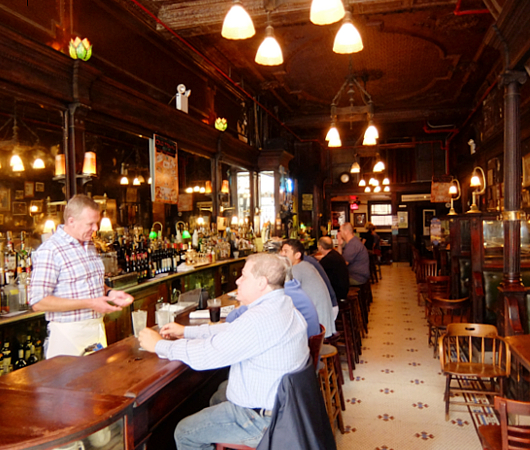 NYを代表する1892年創業の老舗の名店、オールド・タウン・バー（Old Town Bar）_b0007805_10384856.jpg
