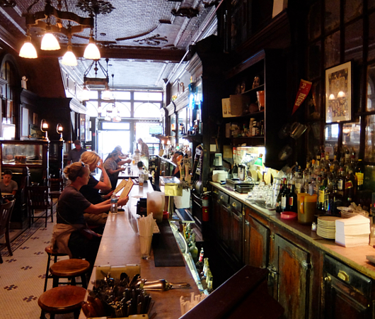 NYを代表する1892年創業の老舗の名店、オールド・タウン・バー（Old Town Bar）_b0007805_10395894.jpg