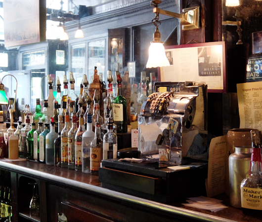 NYを代表する1892年創業の老舗の名店、オールド・タウン・バー（Old Town Bar）_b0007805_1040133.jpg