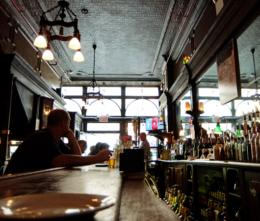 NYを代表する1892年創業の老舗の名店、オールド・タウン・バー（Old Town Bar）_b0007805_10405395.jpg