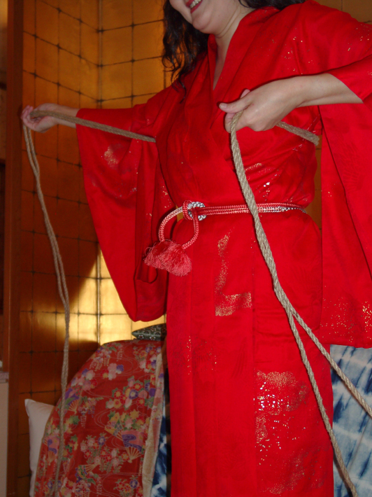 自縛する女性 ひと らいんのながれ 自縛する女性 ひと らいんのながれ