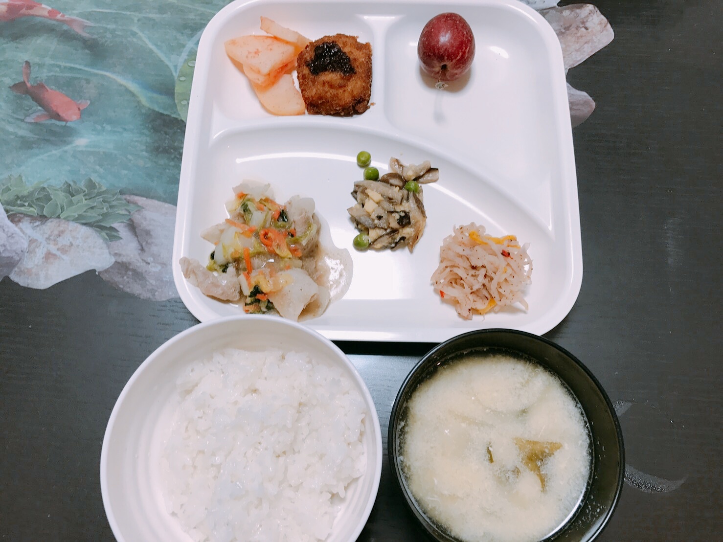 すずらん荘 夕食 豚しゃぶ胡麻和え定食_c0357519_07071413.jpg