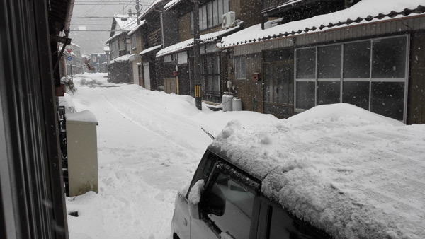 また雪が来た・・・っちゅーか寒すぎ！_f0381167_22521031.jpg