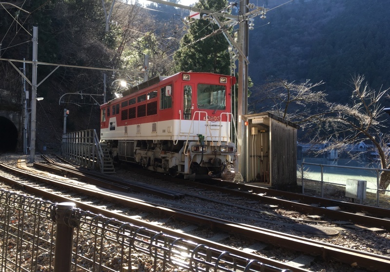 日本で唯一!日本一の急勾配を上るアプト式機関車!_d0367998_13413066.jpg