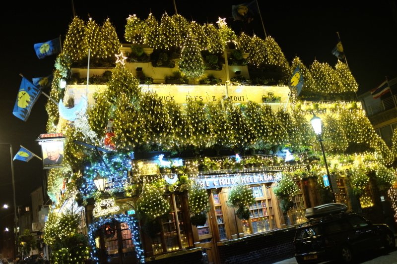 イギリスのタイパブ?! \"The Churchill Arms ザ チャーチル アームズ\"_b0246303_07345041.jpg