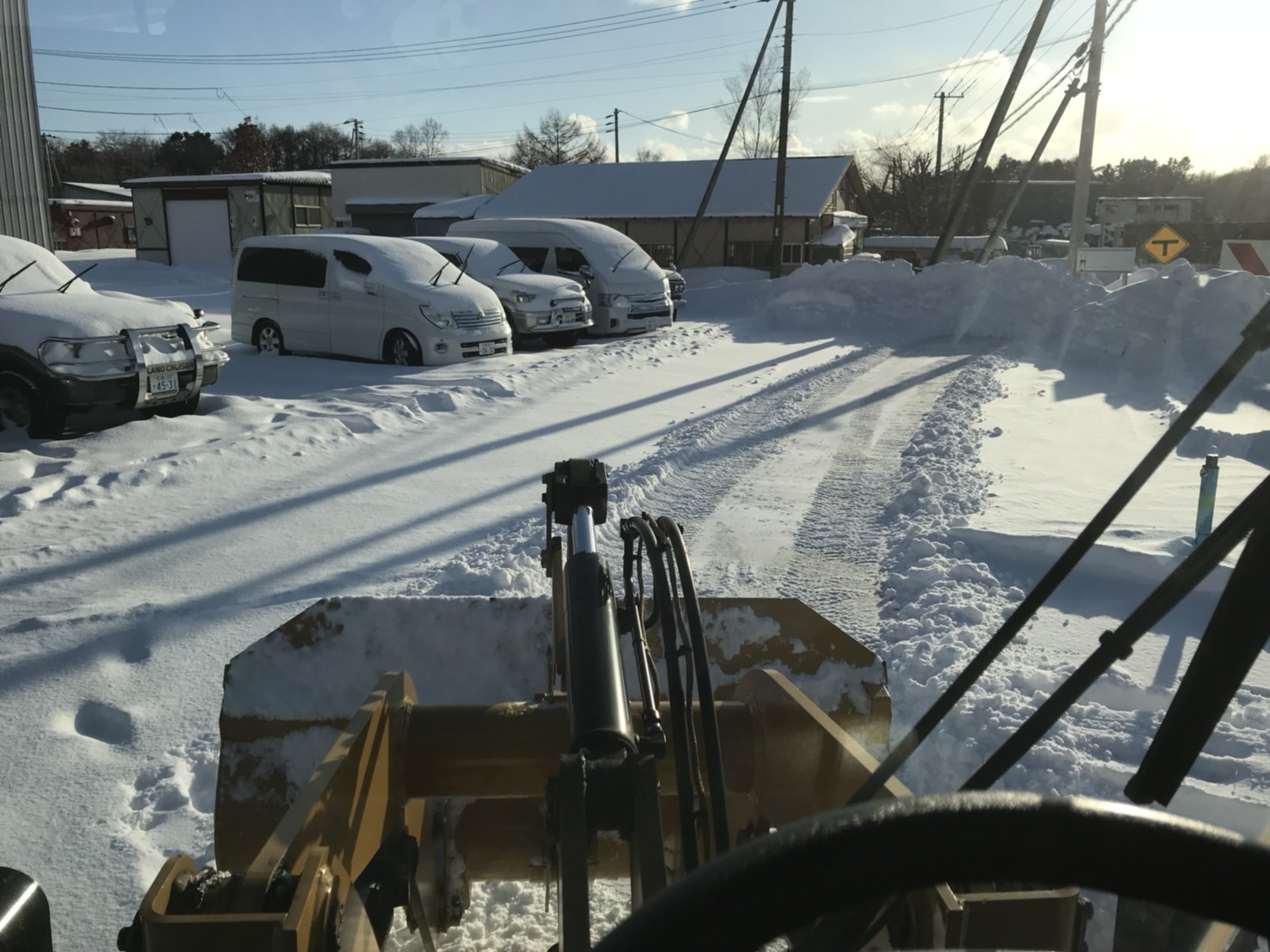 1月25日(金)トミーベース カスタムブログ☆ヴェルファイア ハマー ハイエース 様々な車種取り扱っています☆_b0127002_11224179.jpg