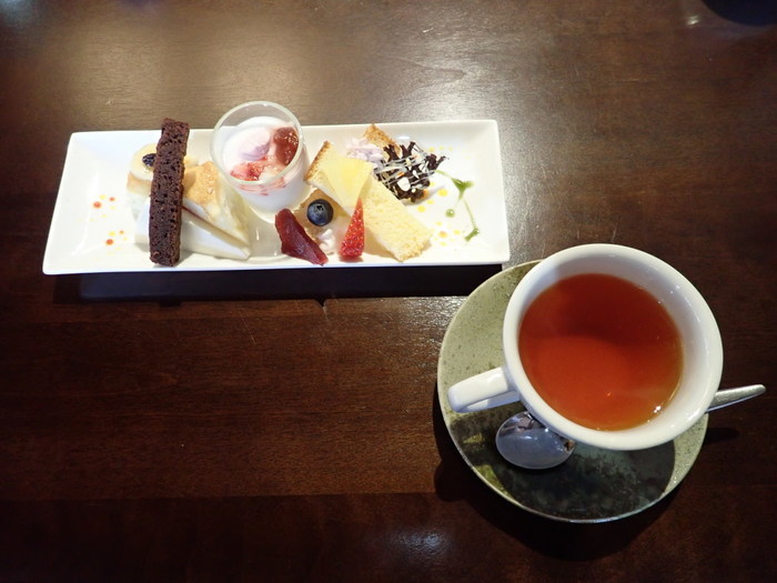 古民家カッフェ「一葉」で、ランチ_c0116915_23464911.jpg