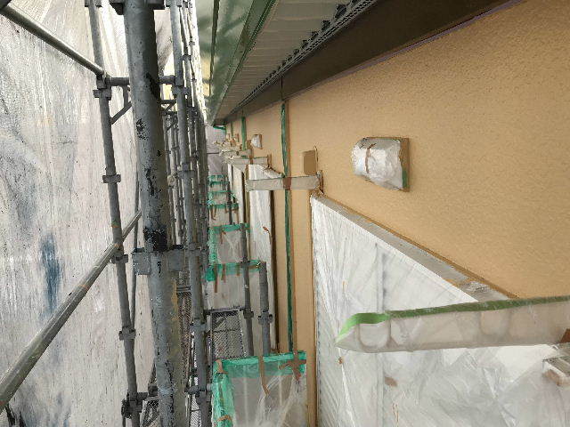 14日目・・・外壁仕上げ2回目終了_f0031037_05182882.jpg