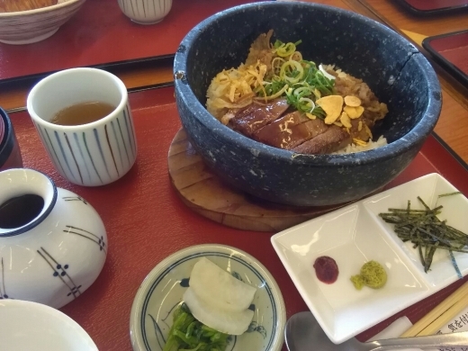 但馬牛ステーキ石焼丼@加西サービスエリア_a0004752_00524639.jpg