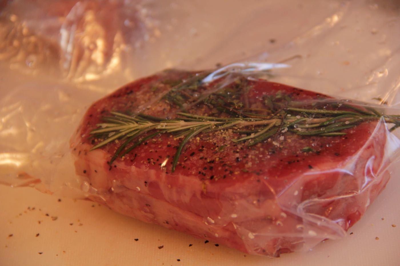 巷で流行りのsous Vide 真空低温調理法 でビーフステーキ作ってみた クローバーのlife Is Cozy