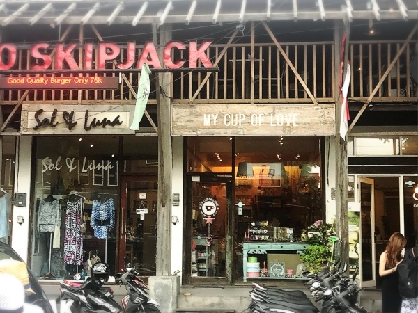 f0304452_13065221.jpeg