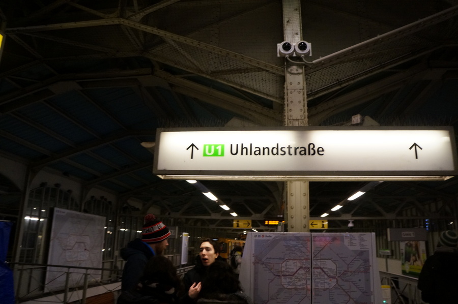 ワルシャワ通り駅からメトロに乗って。_c0180686_23365882.jpg