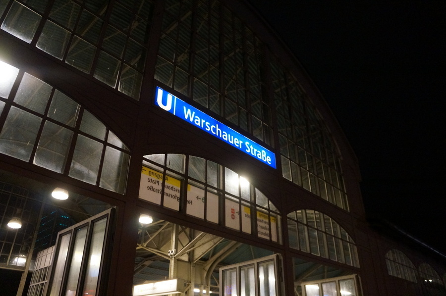 ワルシャワ通り駅からメトロに乗って。_c0180686_23370837.jpg
