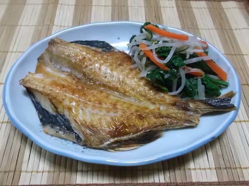 フライパンでシュウマイ&赤魚干物&煮カツ_f0019498_15415993.jpg