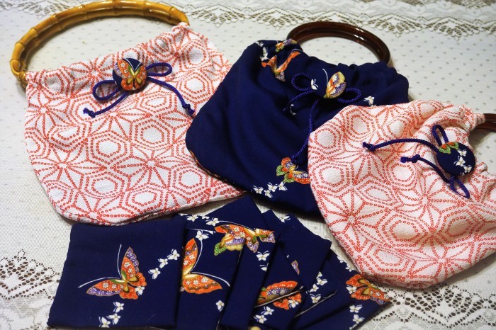 ■チクチク手縫い④【和服のリメイクで　テーブルセンター4枚＆コースター１２枚作りました。】_b0033423_12554839.jpg